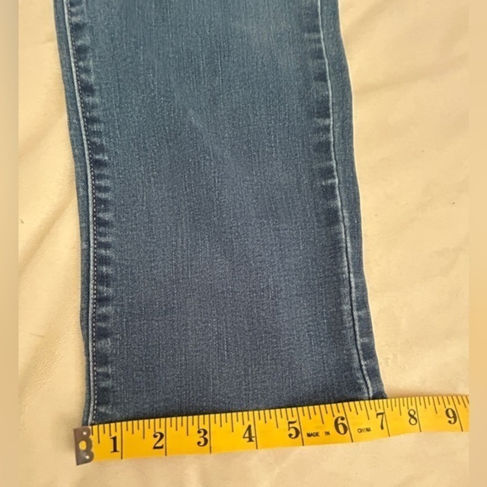 Levi’s Blue Denim Jeans - Picture 12 of 14